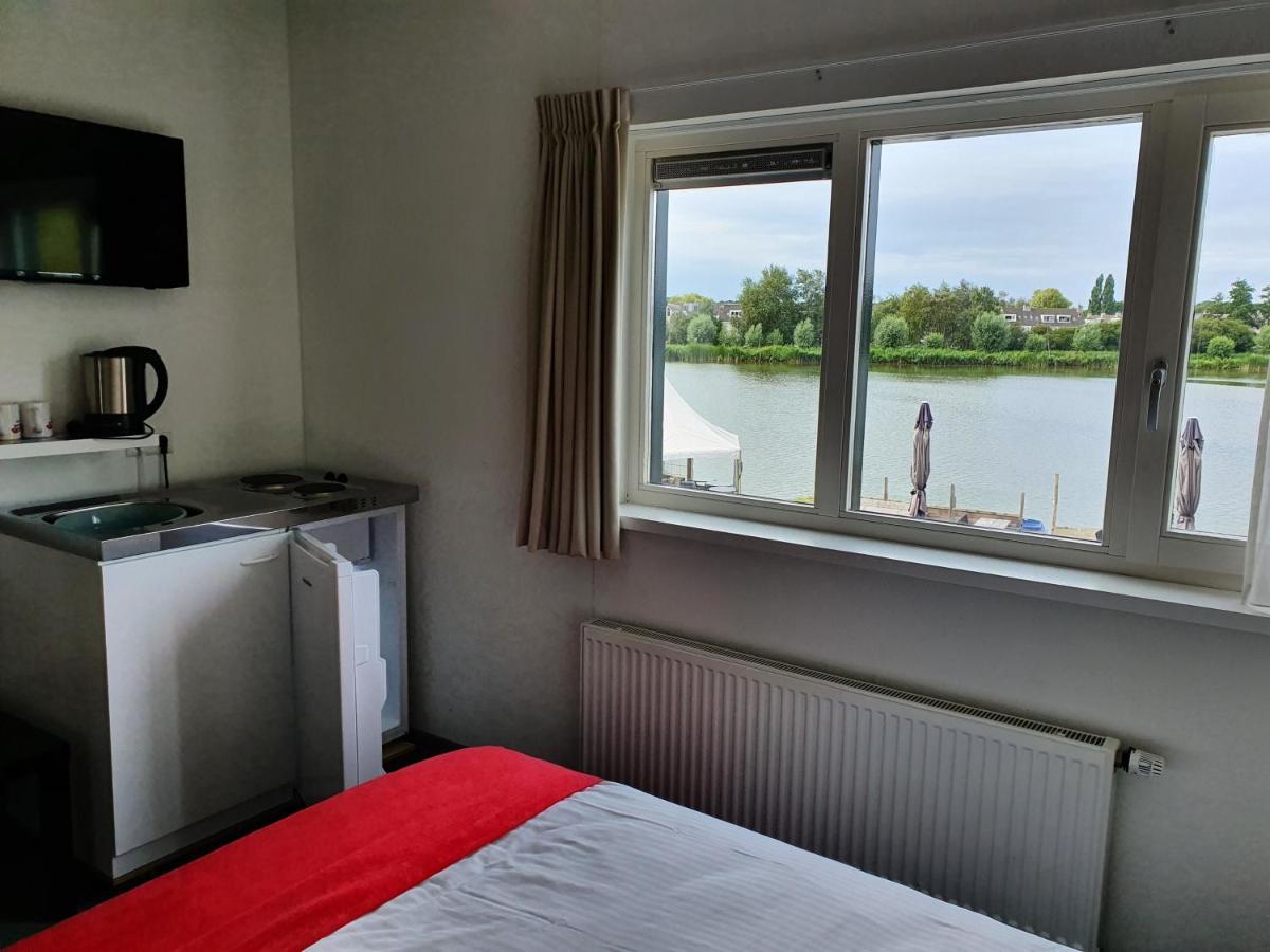 Hotel Restaurant Lakeside Uithoorn Exterior photo